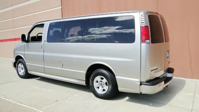 2001 Chevrolet Express SL1