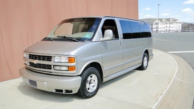 2001 Chevrolet Express SL1