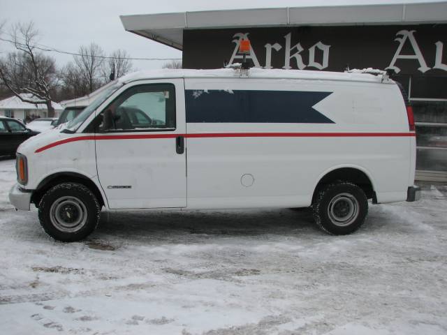 2001 Chevrolet Express Base