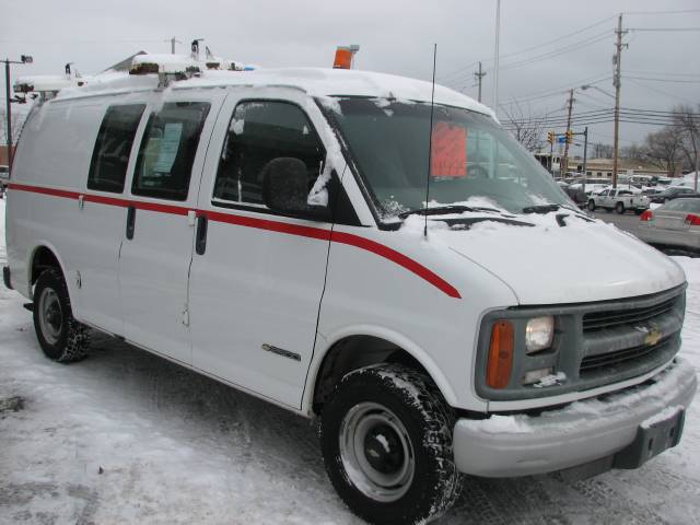 2001 Chevrolet Express Base