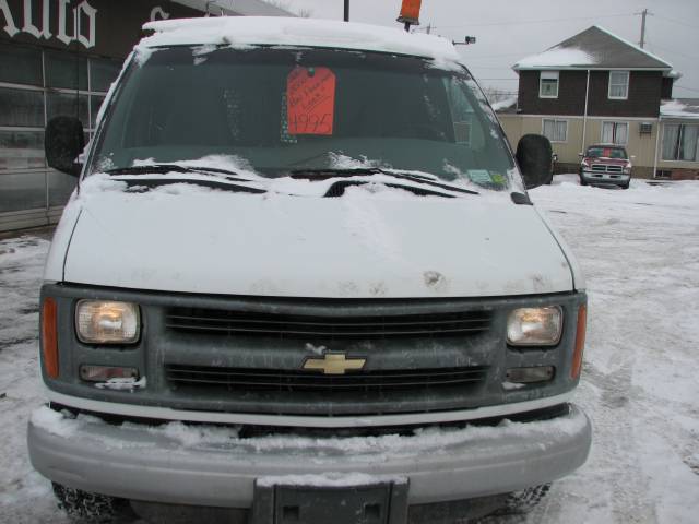 2001 Chevrolet Express Base