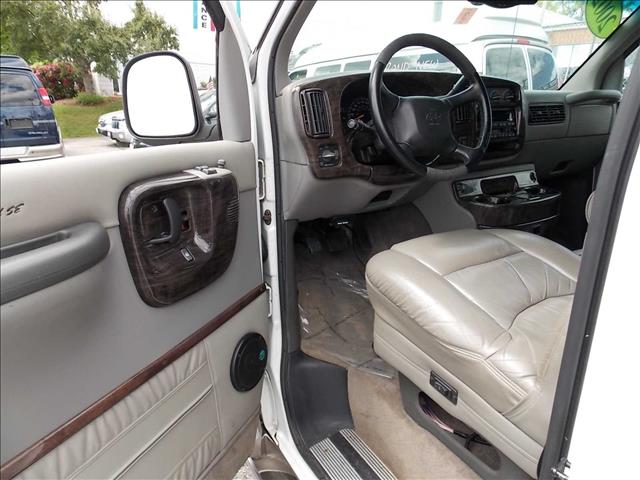 2002 Chevrolet Express XLT Sport 4.6L 2WD