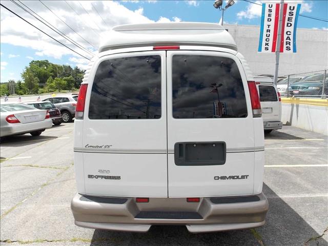 2002 Chevrolet Express XLT Sport 4.6L 2WD