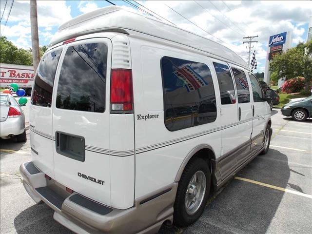 2002 Chevrolet Express XLT Sport 4.6L 2WD