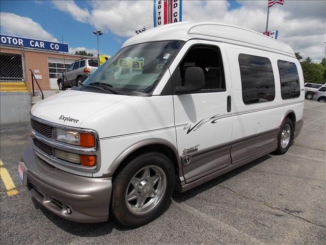 2002 Chevrolet Express XLT Sport 4.6L 2WD