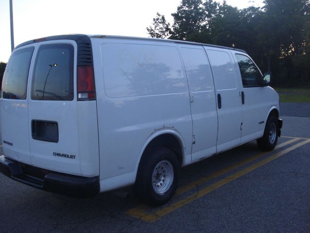 2002 Chevrolet Express 750i 4dr Sdn