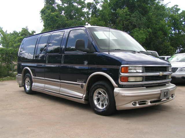 2002 Chevrolet Express 750i 4dr Sdn