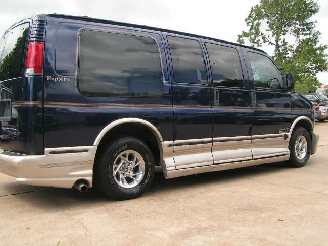 2002 Chevrolet Express 750i 4dr Sdn