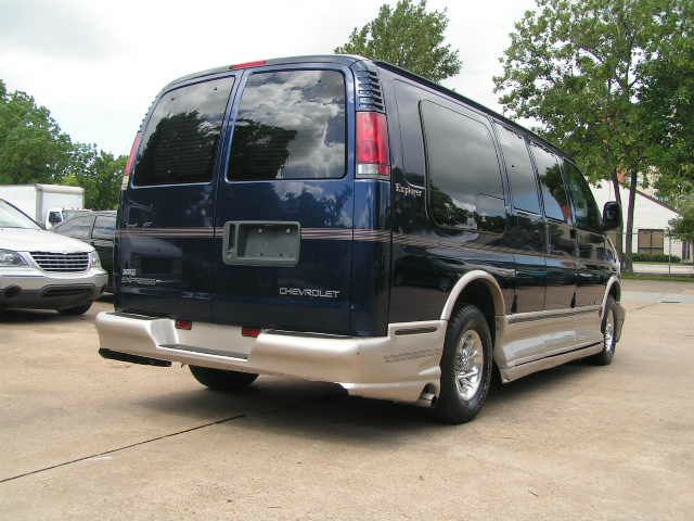 2002 Chevrolet Express 750i 4dr Sdn