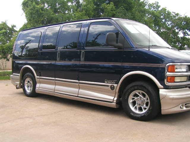 2002 Chevrolet Express 750i 4dr Sdn