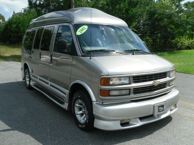 2002 Chevrolet Express 750i 4dr Sdn