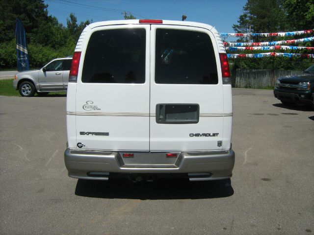 2002 Chevrolet Express 750i 4dr Sdn