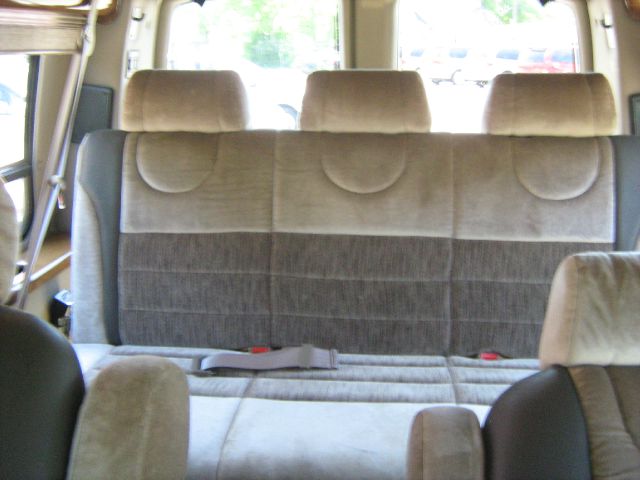 2002 Chevrolet Express 750i 4dr Sdn