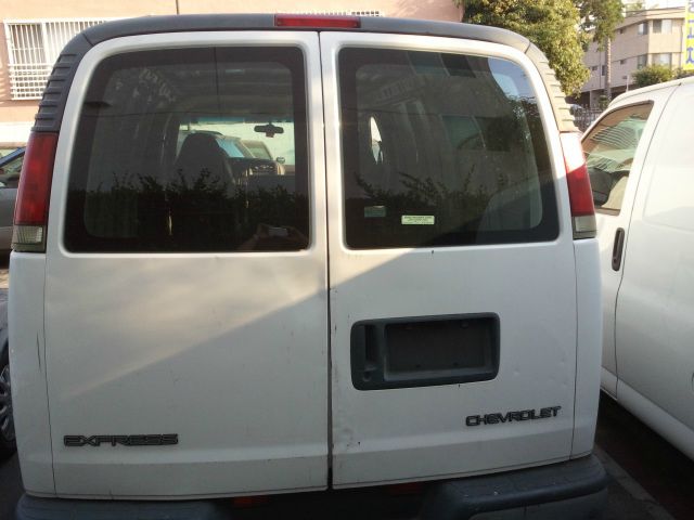 2002 Chevrolet Express REG WB