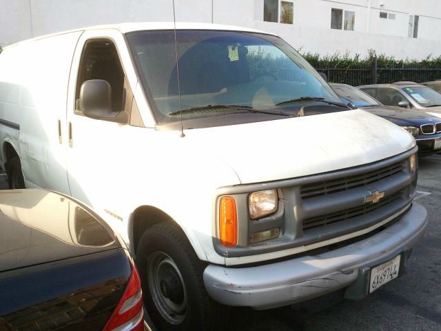 2002 Chevrolet Express REG WB