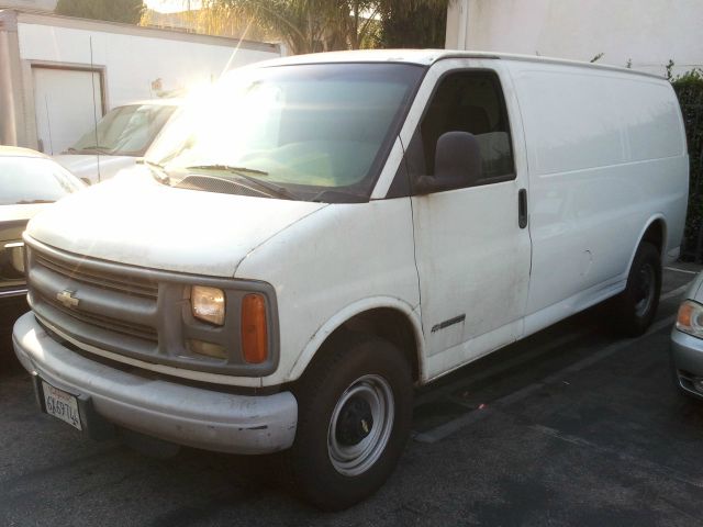 2002 Chevrolet Express REG WB