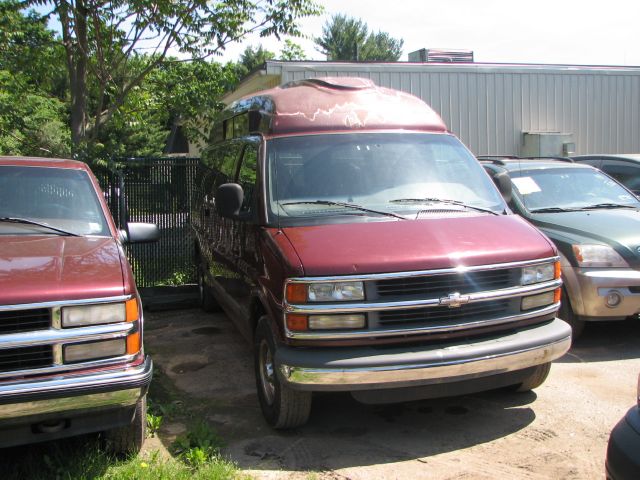 2002 Chevrolet Express 460 L