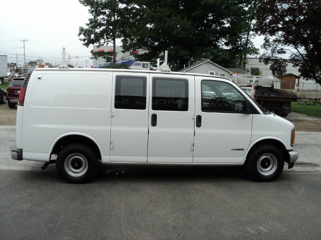 2002 Chevrolet Express 750i 4dr Sdn