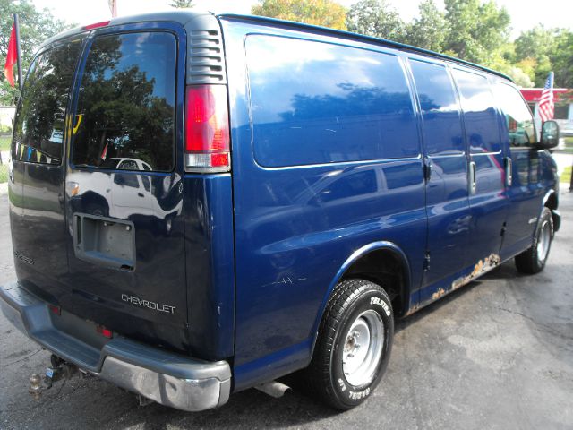 2002 Chevrolet Express 750i 4dr Sdn