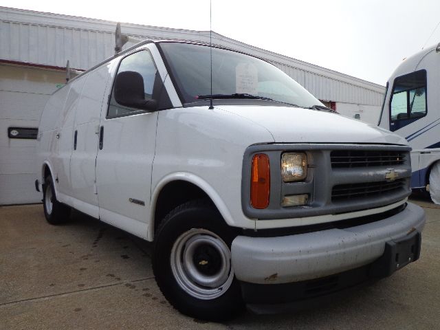 2002 Chevrolet Express 750i 4dr Sdn