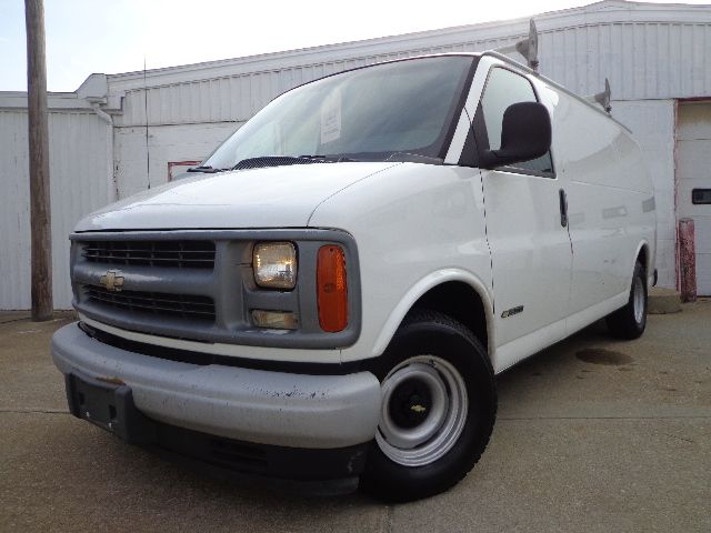 2002 Chevrolet Express 750i 4dr Sdn