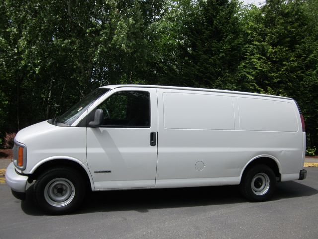 2002 Chevrolet Express 750i 4dr Sdn