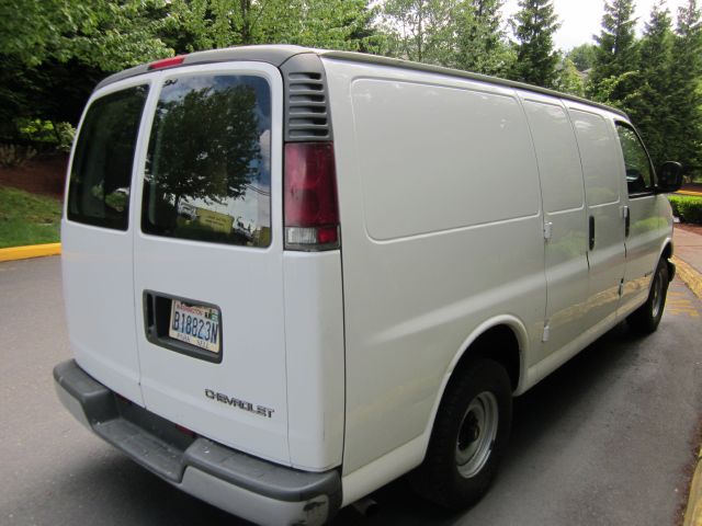 2002 Chevrolet Express 750i 4dr Sdn