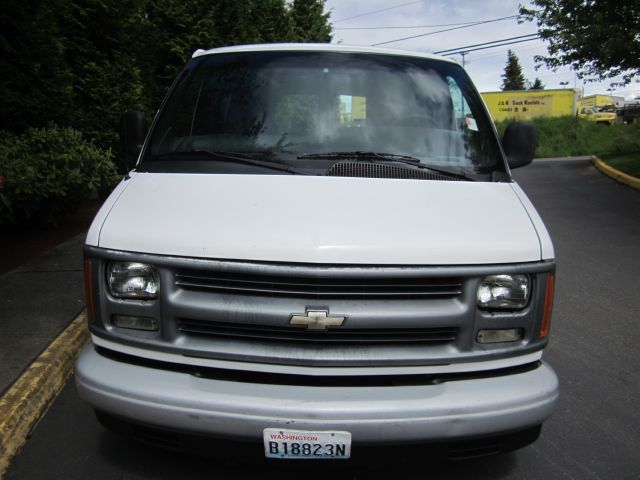 2002 Chevrolet Express 750i 4dr Sdn