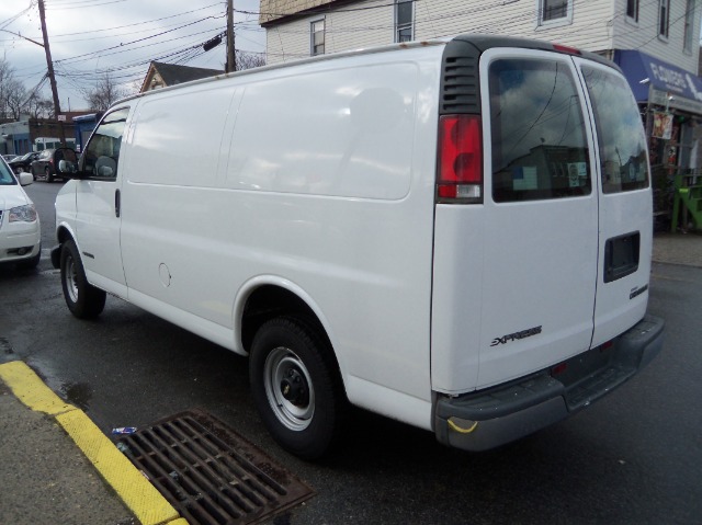 2002 Chevrolet Express RT HEMI W/ Sunroof