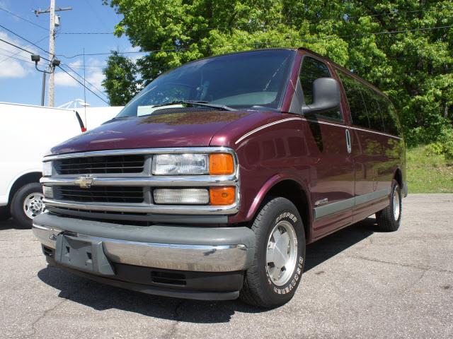 2002 Chevrolet Express Water Truck