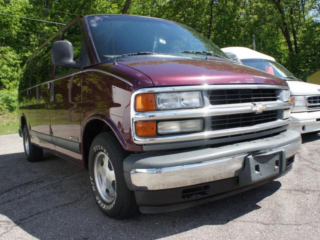 2002 Chevrolet Express Water Truck