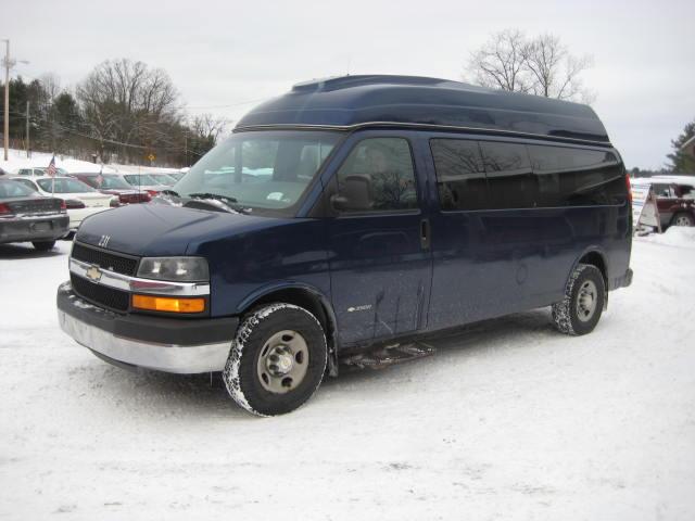 2003 Chevrolet Express 4WD Access V6 AT