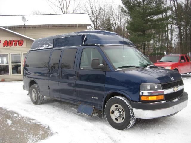 2003 Chevrolet Express 4WD Access V6 AT