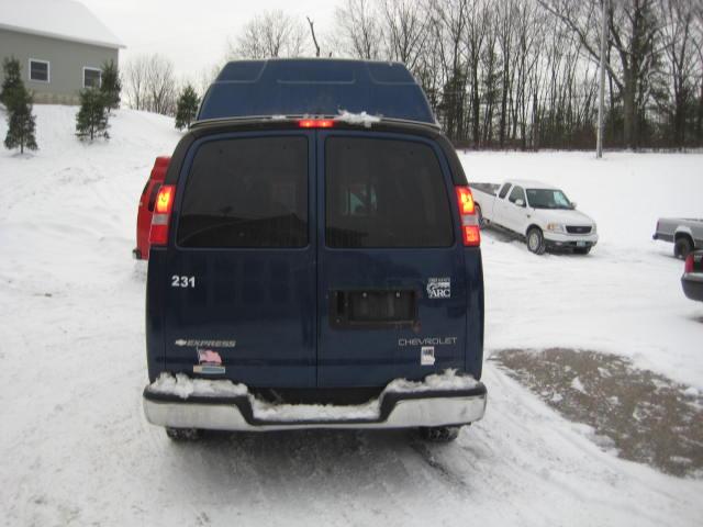 2003 Chevrolet Express 4WD Access V6 AT