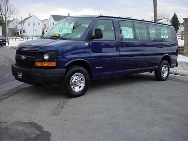 2003 Chevrolet Express 2WD Double V6 Prerunner