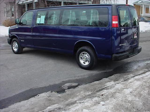 2003 Chevrolet Express 2WD Double V6 Prerunner