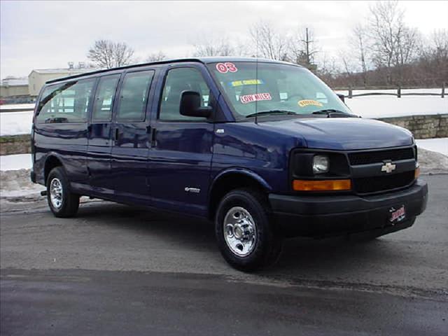 2003 Chevrolet Express 2WD Double V6 Prerunner