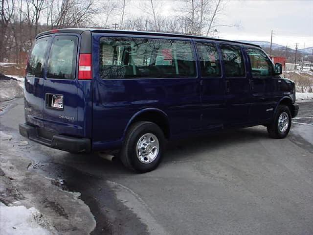 2003 Chevrolet Express 2WD Double V6 Prerunner