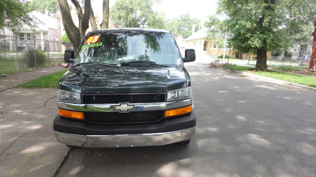 2003 Chevrolet Express 750i 4dr Sdn