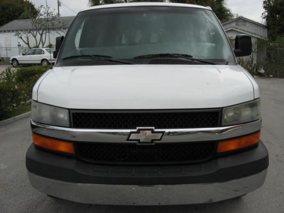 2003 Chevrolet Express Base