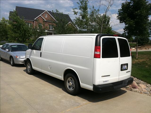 2003 Chevrolet Express Water Truck