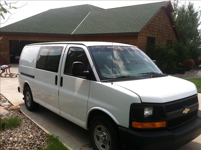 2003 Chevrolet Express Water Truck