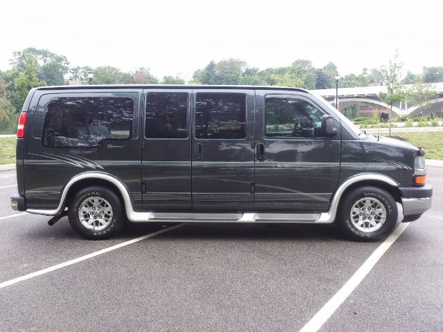 2003 Chevrolet Express 750i 4dr Sdn