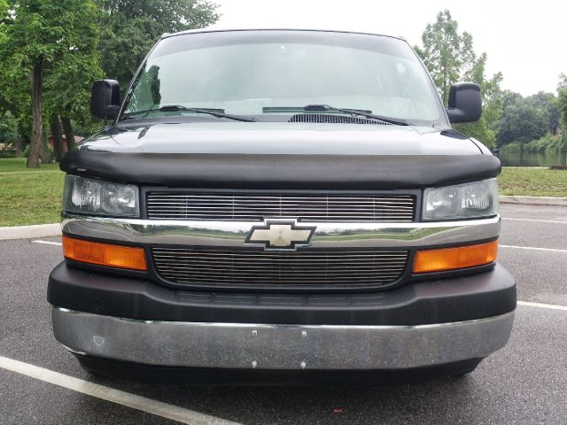 2003 Chevrolet Express 750i 4dr Sdn