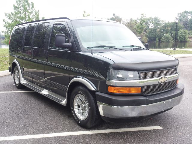 2003 Chevrolet Express 750i 4dr Sdn