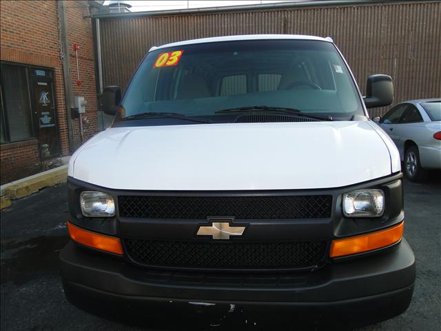 2003 Chevrolet Express Base