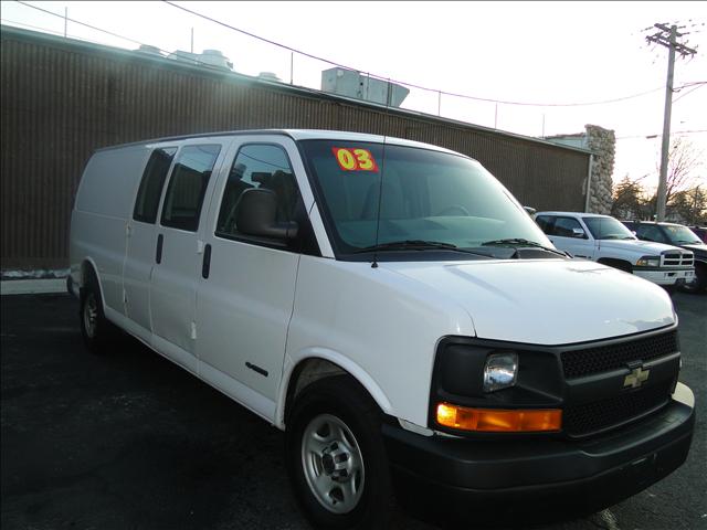 2003 Chevrolet Express Base