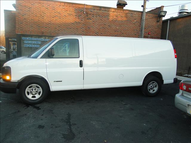 2003 Chevrolet Express Base