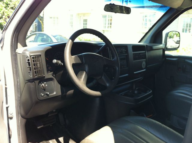 2003 Chevrolet Express 750i 4dr Sdn