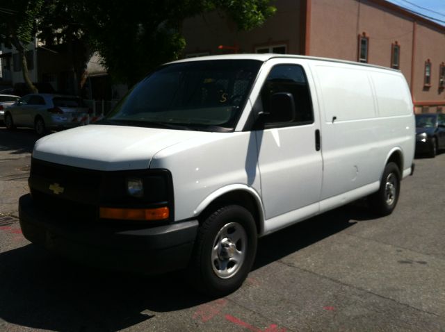 2003 Chevrolet Express 750i 4dr Sdn